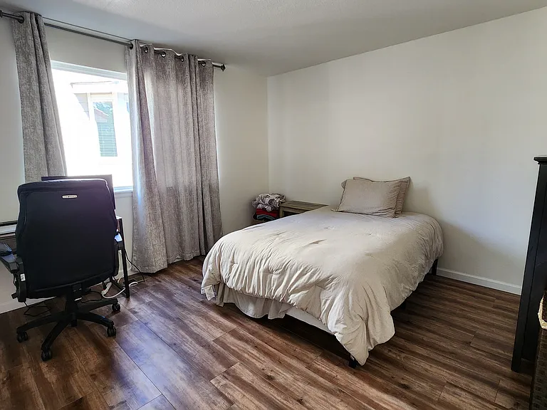 4736 Laurelglen Ln — Photo 13