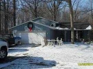 380 Buckeye Dr, Sheffield Lake, OH 44054