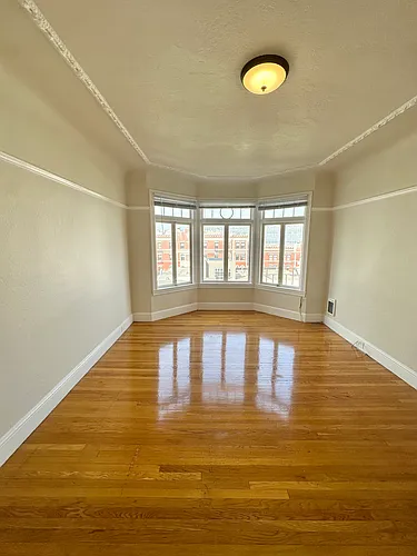 950 Bay St #7 Photo 1