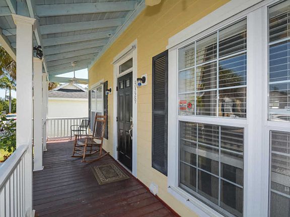 4th image of 3329 N Park Dr
