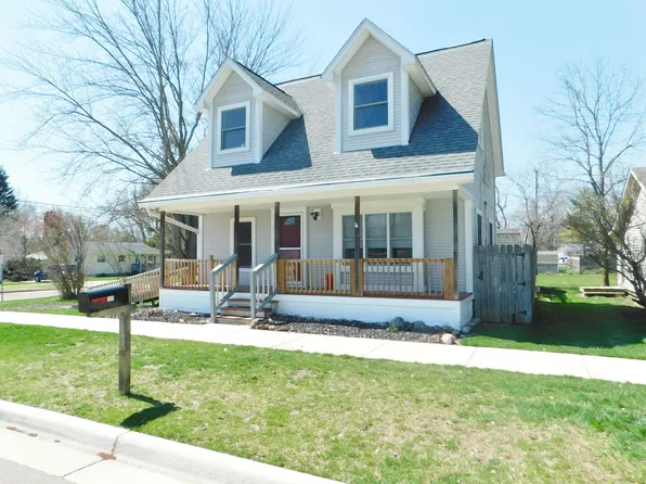 240 S Benjamin St, Fowlerville, MI 48836