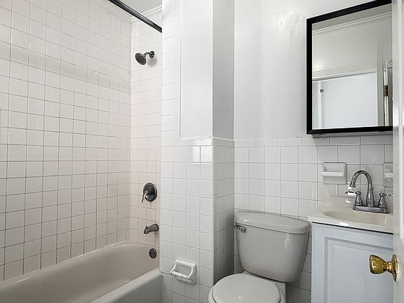 5th image of 212 W 17th St APT 5B