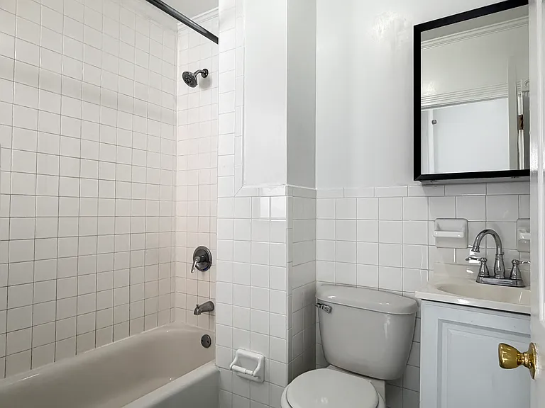 212 W 17th St #5B — Photo 5