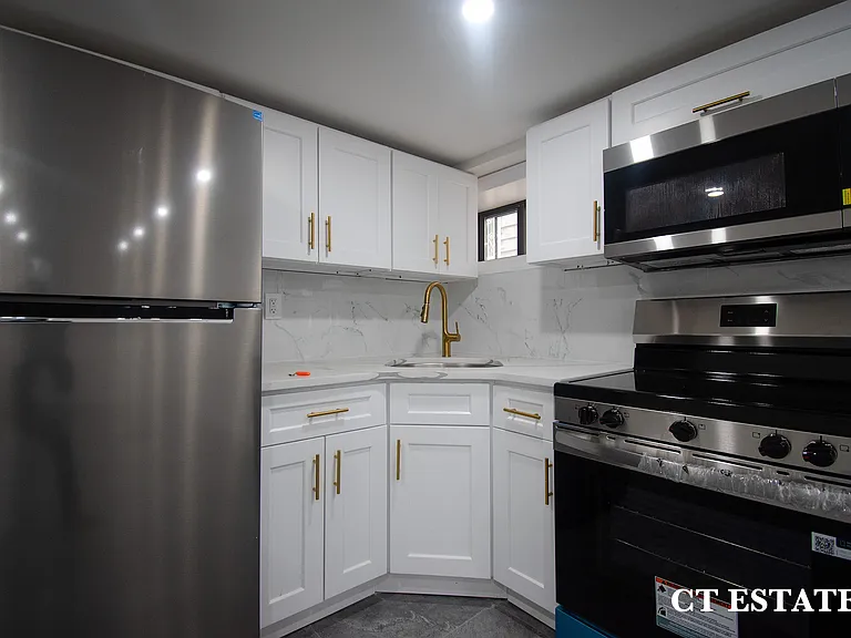 342 E 55th St #G — Photo 1