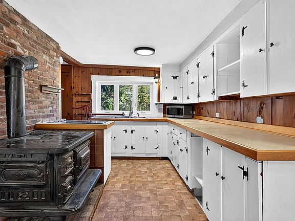 3rd image of 6 Barton Road