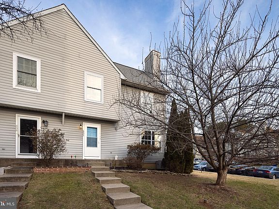 2nd image of 432 Darby Ln