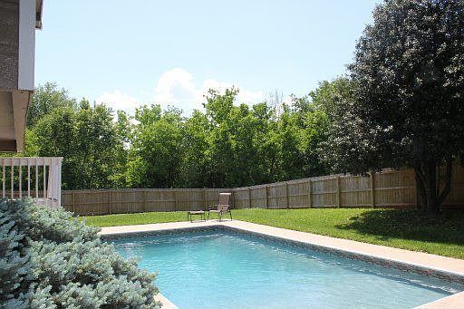 4th image of 1813 Sedgewick Dr