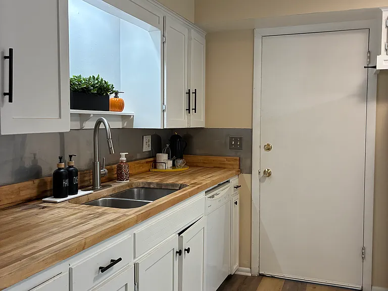 8301 Floyd St — Photo 25