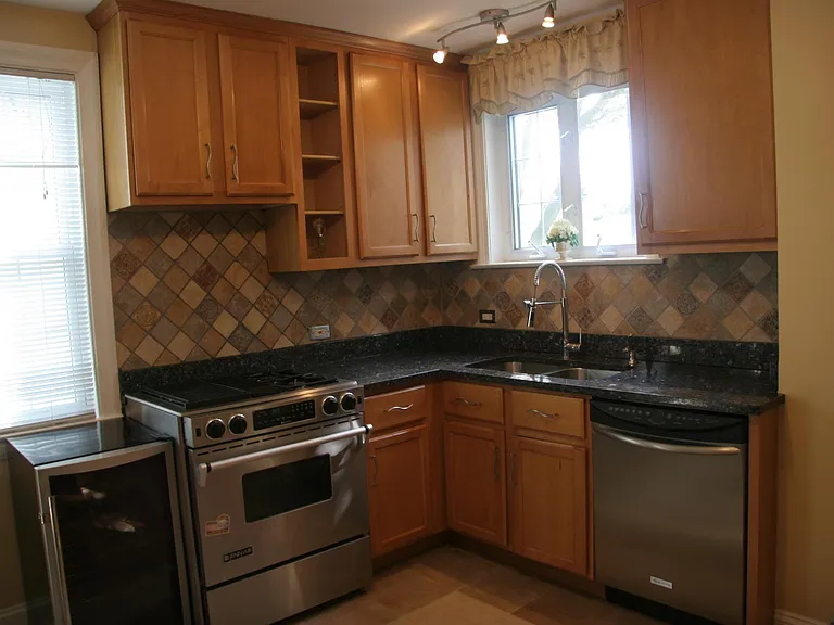 909 Mason Ln — Photo 8
