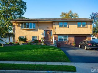 9 Jensen Rd, Sayreville, NJ 08872