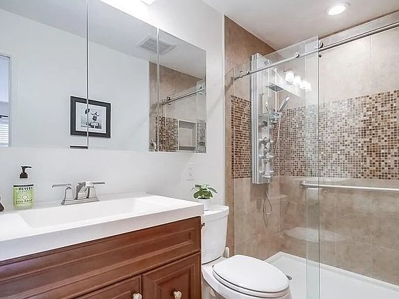 2nd image of 4586 Hawley Blvd APT 4