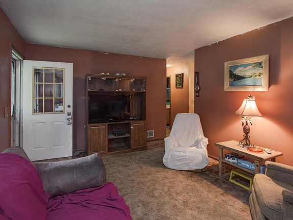 2nd image of 153 Pinehill Dr