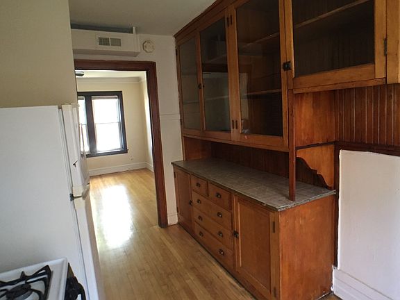 5th image of 2542 N Kilbourn Ave #1
