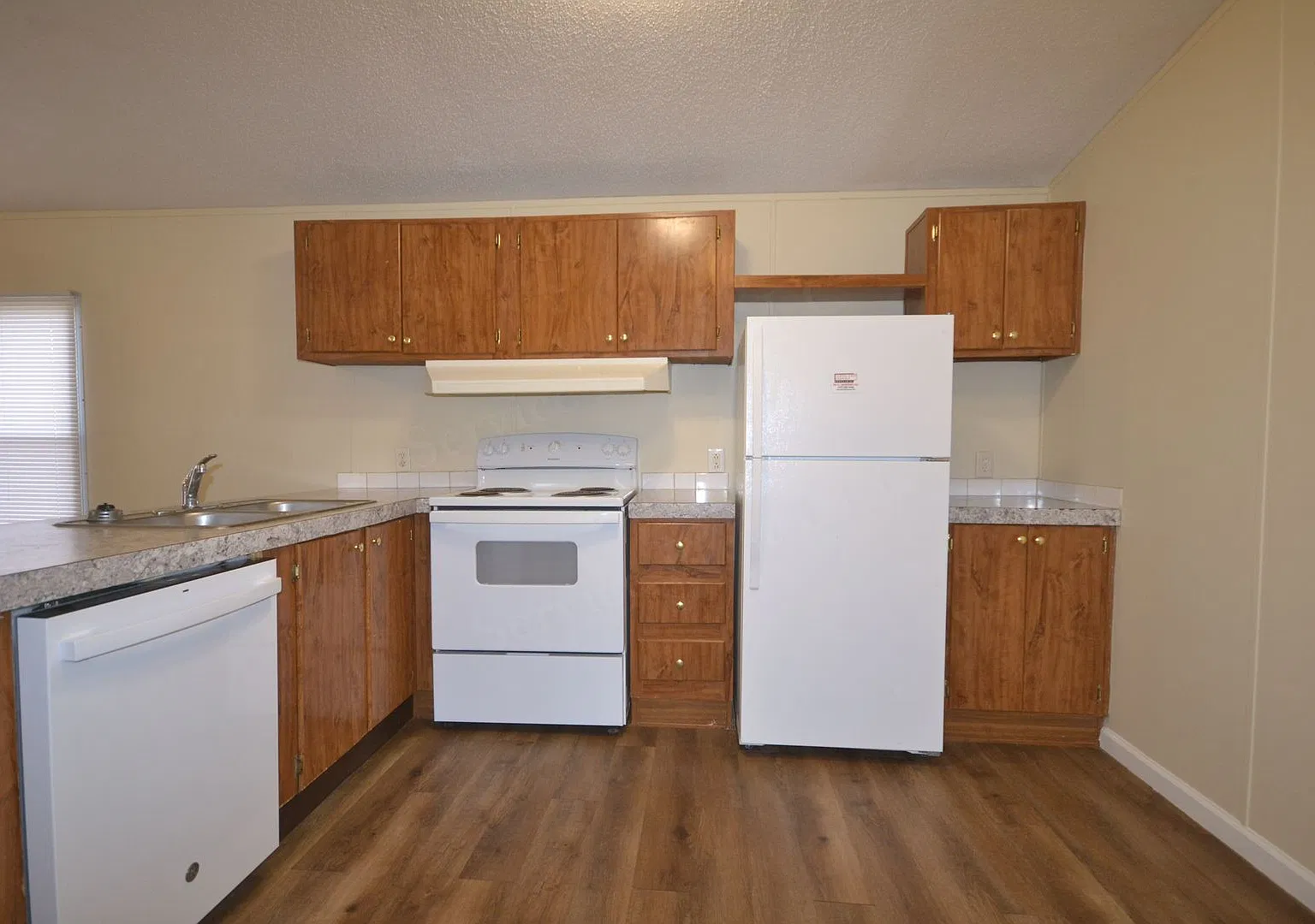 B05 Trailer Rental in Lake Meadows — Photo 1
