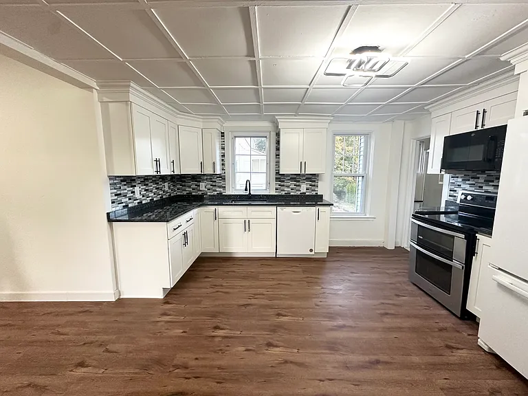 73 Asylum St #1 — Photo 3