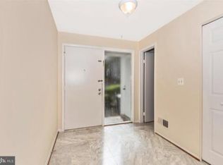 9933 Lake Landing Rd, Gaithersburg, MD 20886