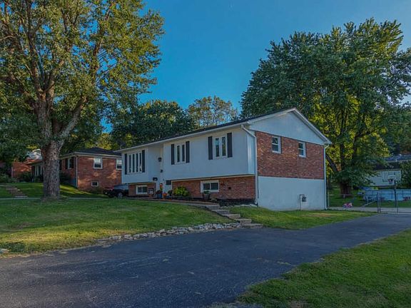 3rd image of 142 Pleasant Hill Dr