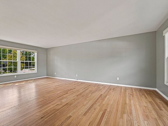 5th image of 43 Dunham Pl