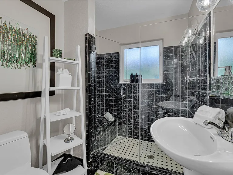 272 Imperial Ln — Photo 16
