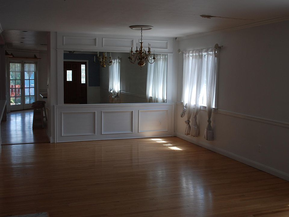 2nd image of 8550 Dallas St