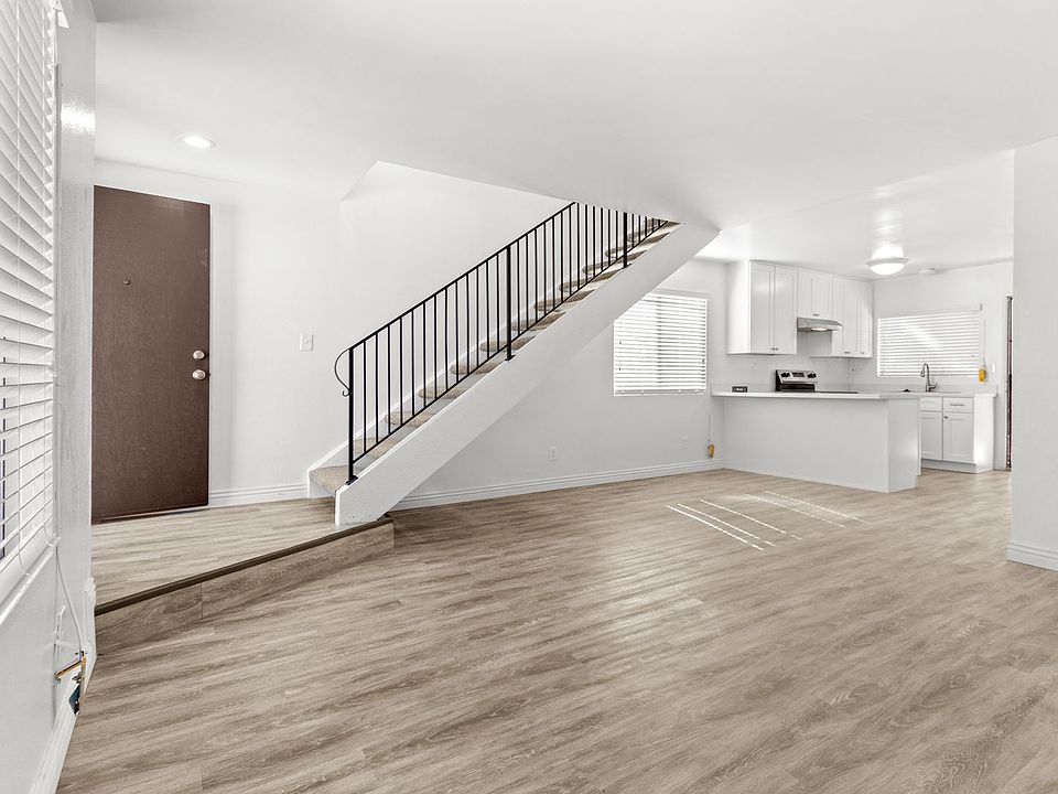 1st image of 420 Toyne St