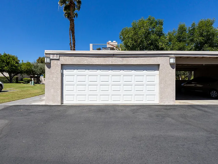 303 Forest Hills Dr — Photo 57