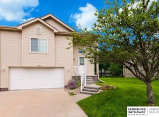 18942 Anne St, Omaha, NE 68135