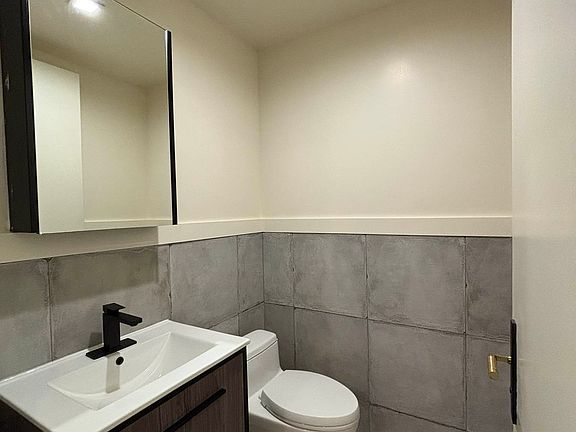 5th image of 181 Troutman St #1D