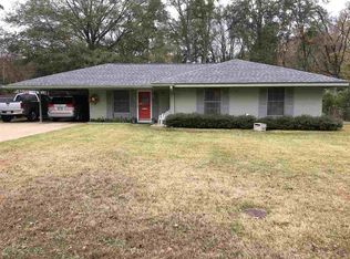 2002 Turtle Creek Dr, Marshall, TX 75670