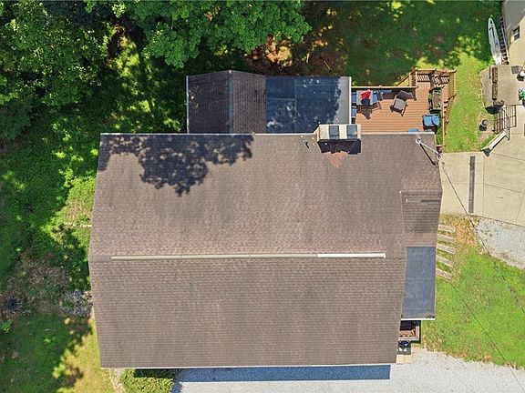 3rd image of 524 Ridgewood Blvd