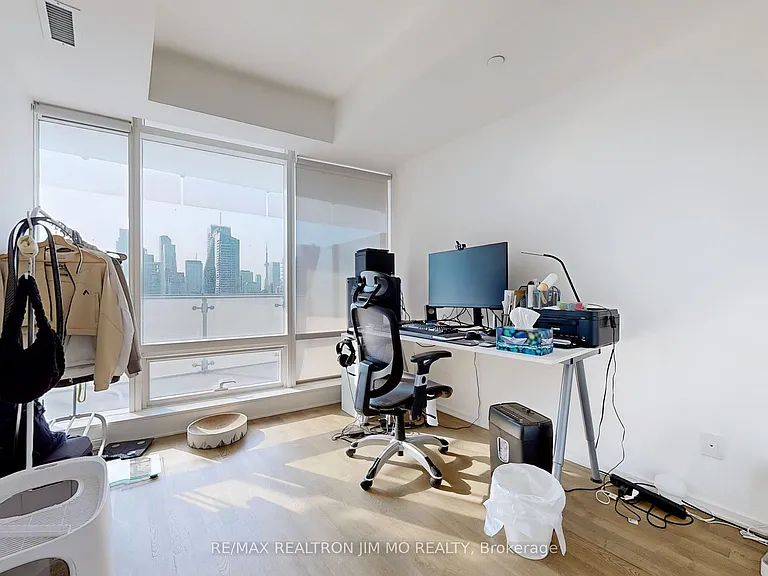 1 Bloor St E #2304 — Photo 14
