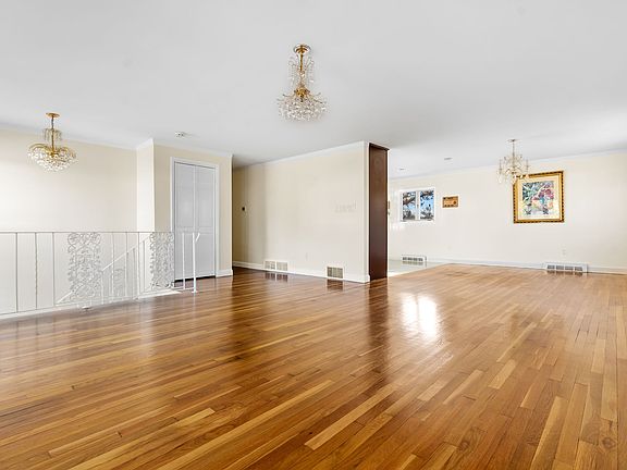 3rd image of 17 Crane Ave