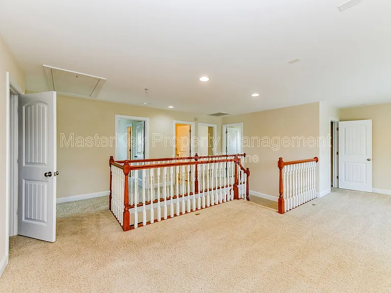 906 Keaton Ridge Ct — Photo 13