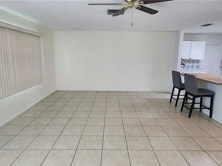 1005 E Jasmine Rd — Photo 5