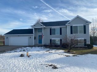 14724 Field Ct NE, Cedar Springs, MI 49319