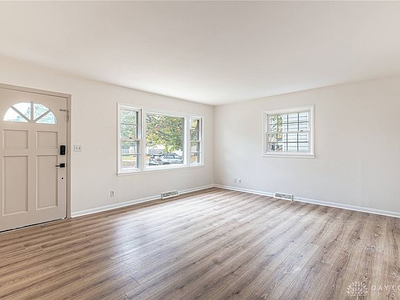 3rd image of 2147 Courtland Ave