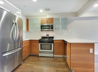 203 N 8th St #3, Brooklyn, NY 11211