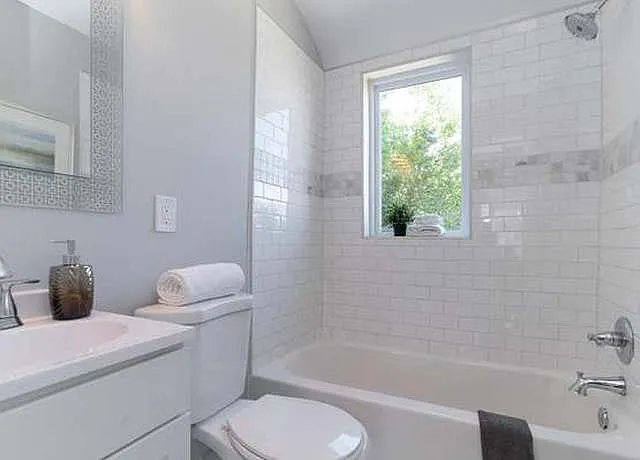 269-275 Cameo St NW — Photo 4