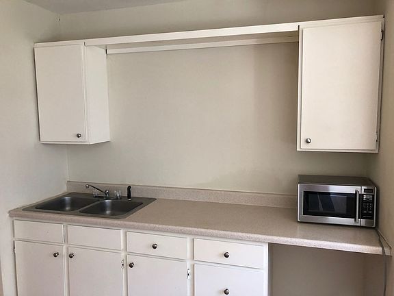 2nd image of 975-991 Ventura Ave #991-2