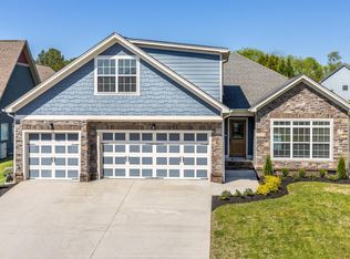 8679 Rosada Dr, Ooltewah, TN 37363
