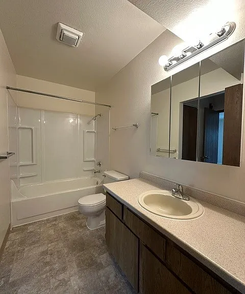 Kinnear Park Apartments — Photo 15