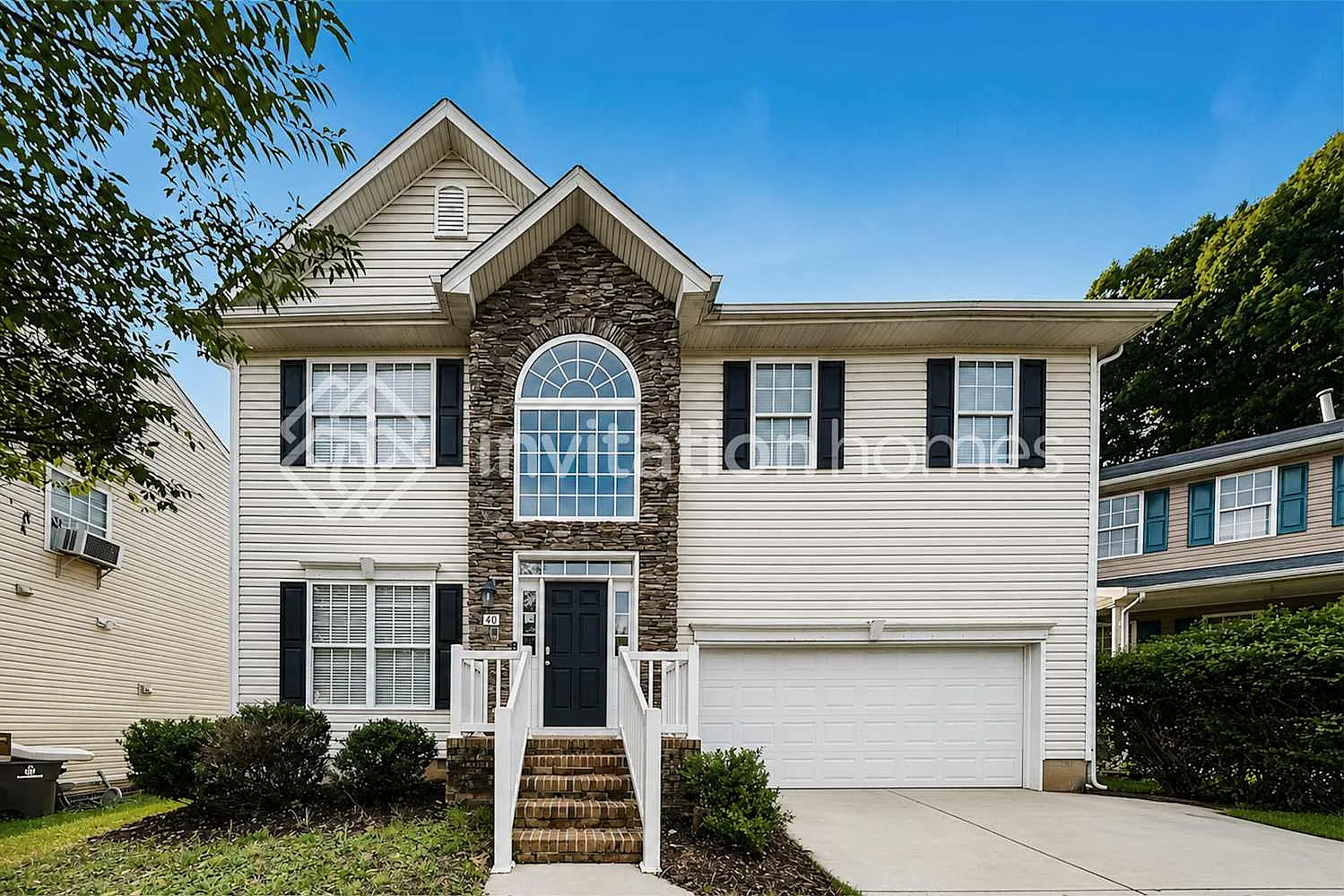 40 Luzelle Dr Winston Salem, NC 27103 — Photo 1