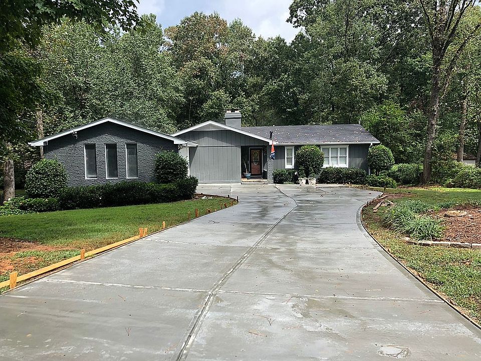 2nd image of 698 Rollingwood Dr