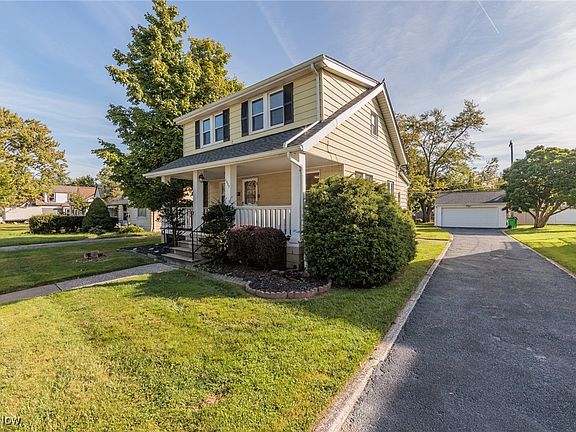 2nd image of 1337 Iroquois Ave