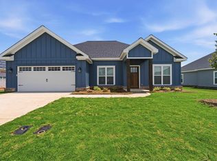 202 Sugar Creek Trl, Perry, GA 31069