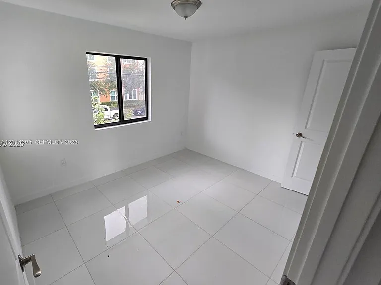 2771 NW 43rd Ter — Photo 7