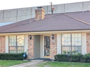 2613 Meadow Lake Dr, Grand Prairie, TX 75050