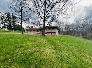 7360 N Meadowpark Dr, Walton Hills, OH 44146