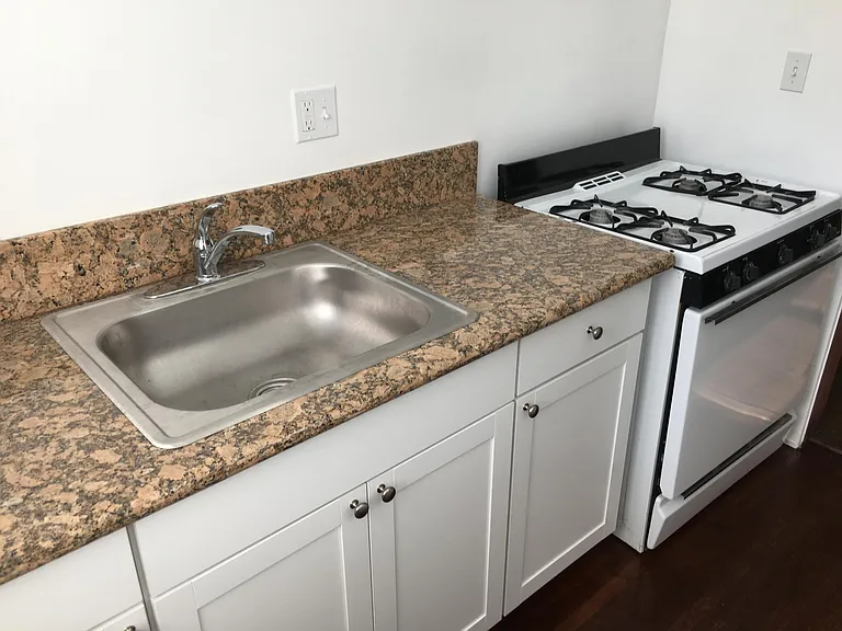 another view of the kitchen!