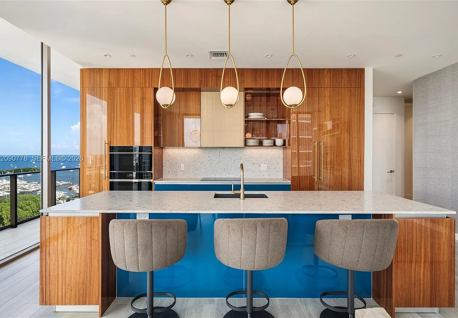 Mr. C Residences — Photo 1